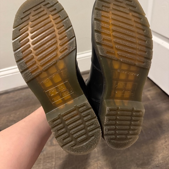 Doc Marten's 2976 Chelsea Boot - Size 8 Women's - Picture 6 of 10